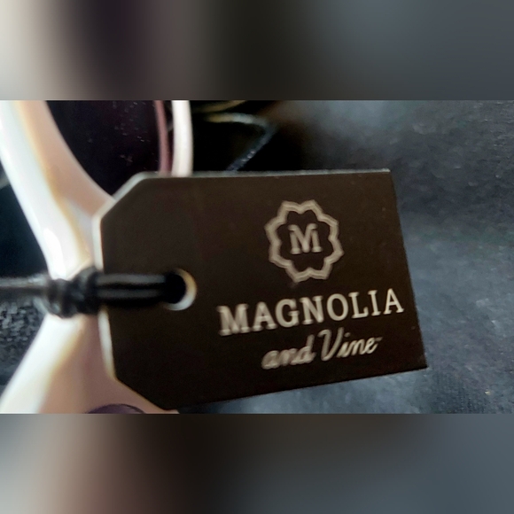 Magnolia and Vine sunglasses - Picture 3 of 7